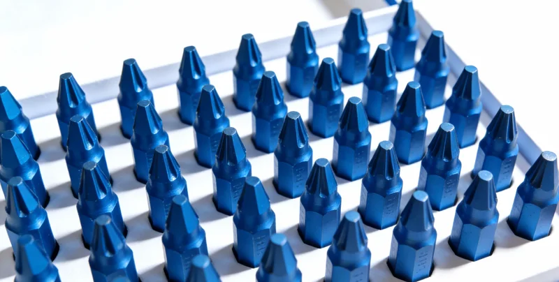 白银城市景观与医疗健康概念结合图