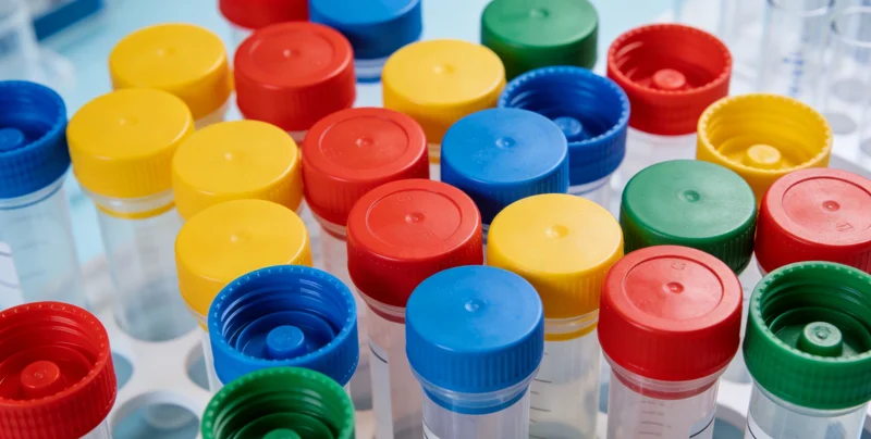 专业的基因检测报告与数据分析示意图