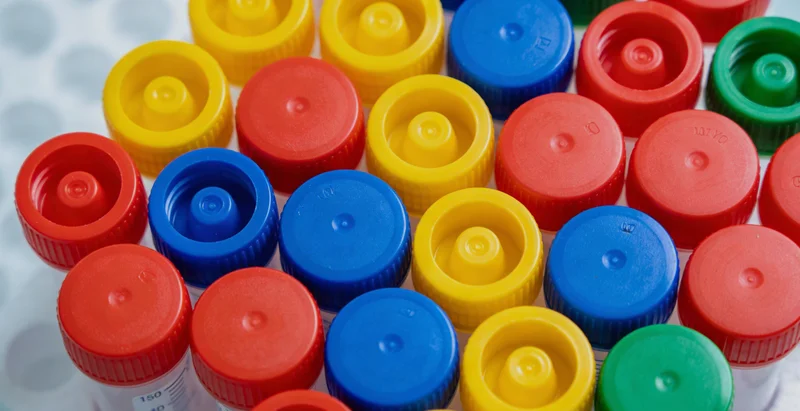 万核基因在拉萨的实验室工作场景