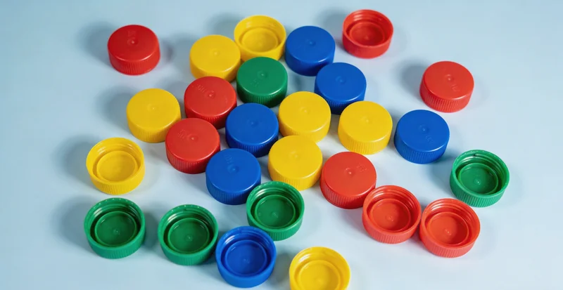 专业人员在进行寄生虫基因检测实