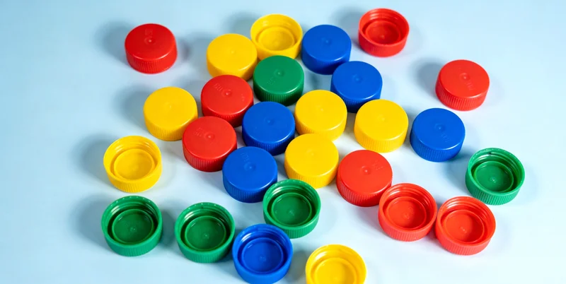 专业实验室人员进行样本检测分析