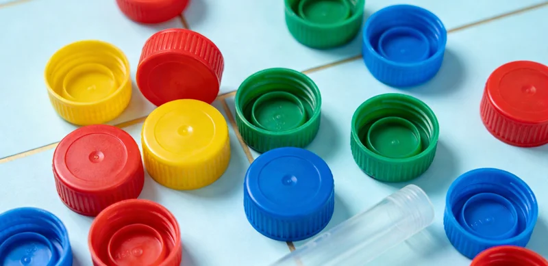 专业基因检测实验室工作场景