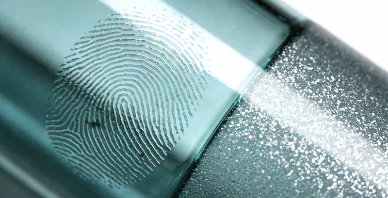 荆州女性正在向医生进行健康咨询