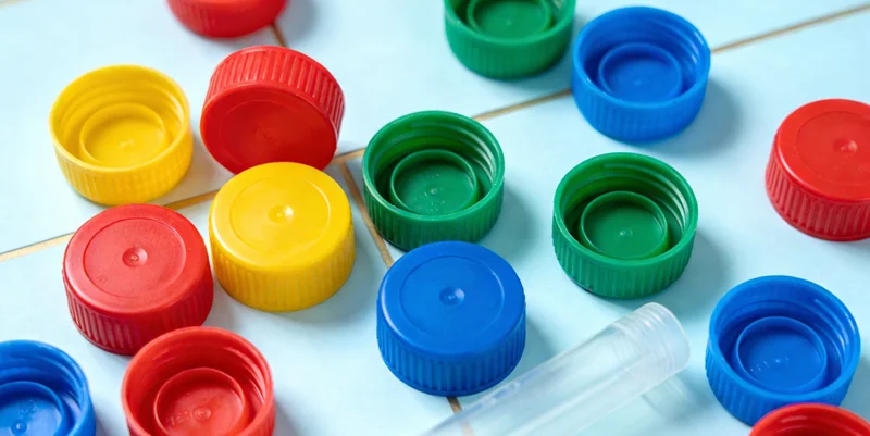 专业基因检测实验室工作场景