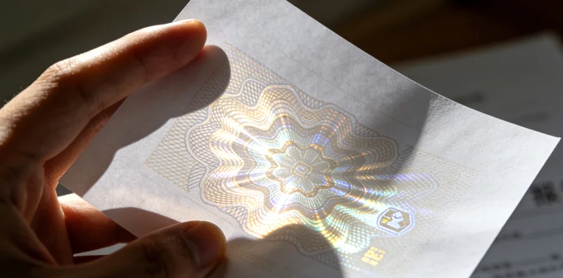 衡水城市风光背景下,象征健康与