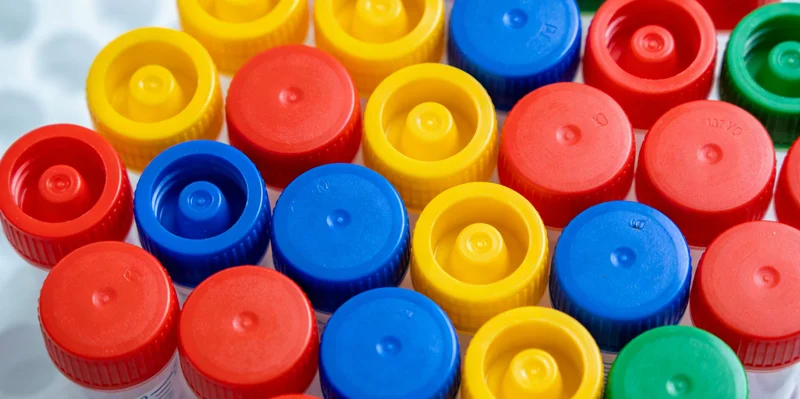 基因检测机构实验室工作场景