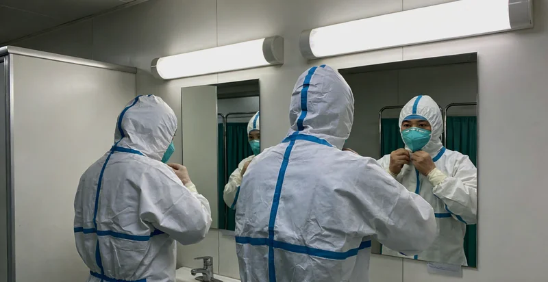 在温馨的诊疗环境中，医生与患者