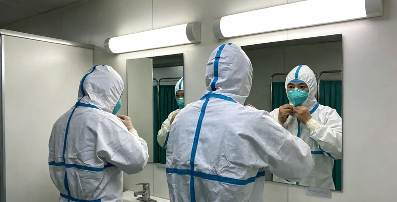 怀化某医院儿科门诊，家长带孩子