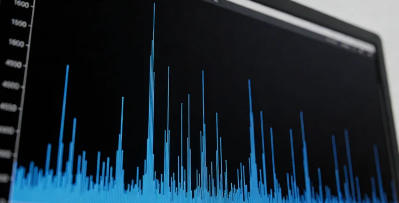 医生在病房查看病毒性脑炎患者病