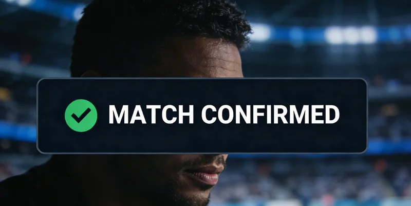 医生在实验室进行微生物检测的传