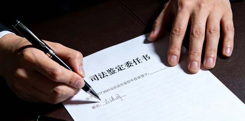 医生正在进行支气管镜下肺泡灌洗