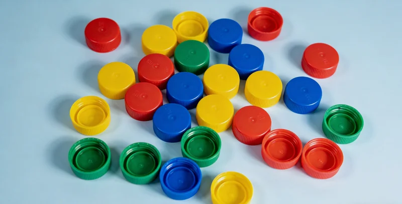 实验室技术人员正在进行样本制备