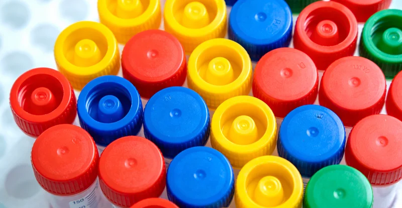 基因检测实验室内部工作场景