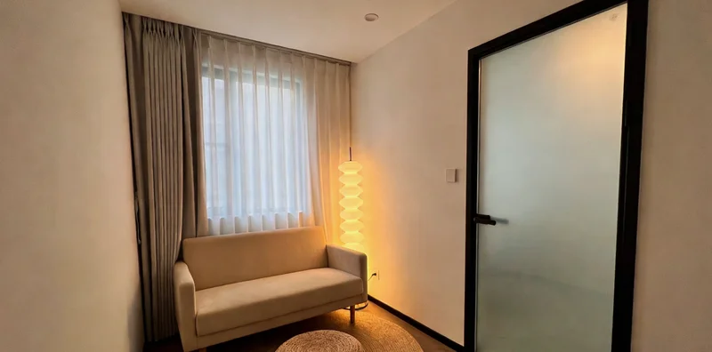 大庆本地服务中心内，专业人员正