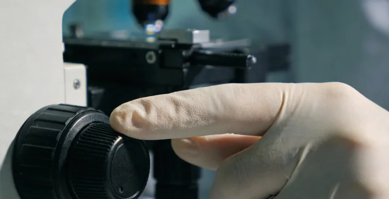 地图上突出云南普洱地区,叠加数