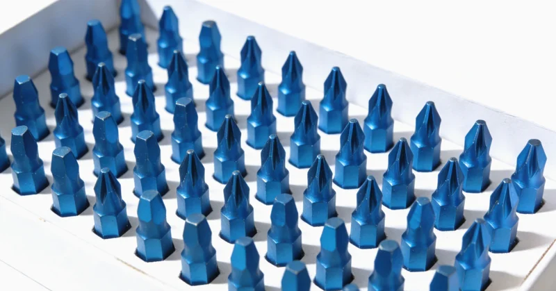 医生正向患者家属详细解释mNG