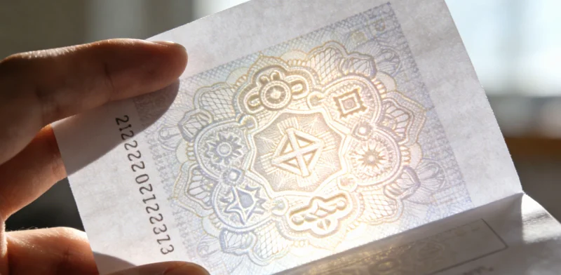 市民在便民采样点进行基因检测采