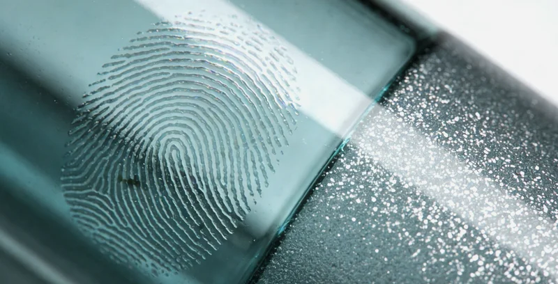 肇庆星湖旁,一家人正在轻松交谈