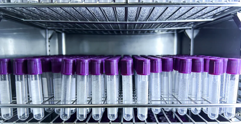 神经科、感染科医生共同会诊,结