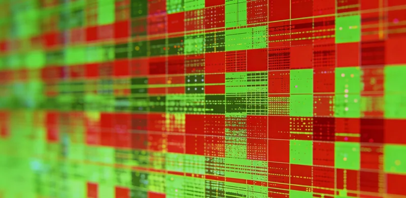 楚雄家长带着咳嗽的孩子在医院等