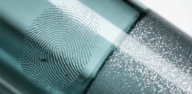 六安男性在医院进行健康咨询