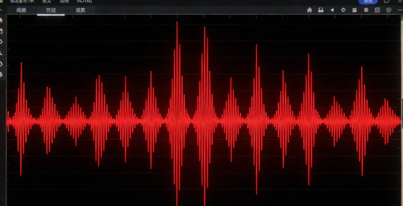医生在查看脑部影像资料,讨论疑