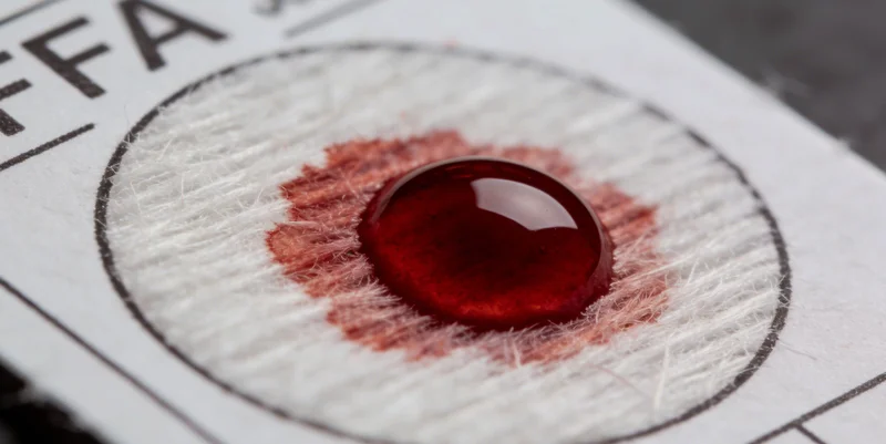 河池本地服务网点,工作人员正在