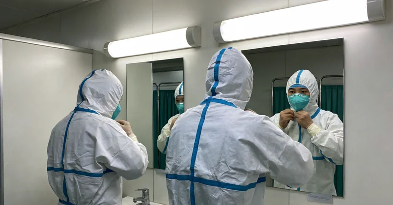 多种新鲜蔬菜水果,代表健康饮食