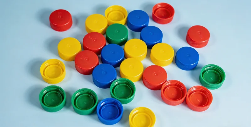 塔城某医院内，家属在焦急等待化