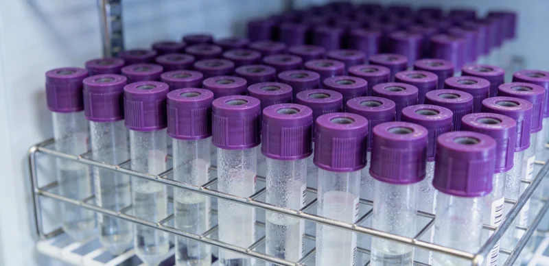 巴中市区一角，体现本地化场景与