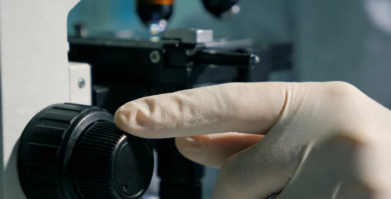 专业分析师在生物信息学平台上进