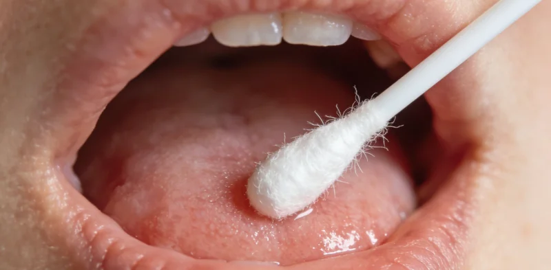 象征健康未来的画面，如医生与患