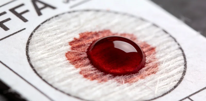 在随州某采样点，专业护士正在进