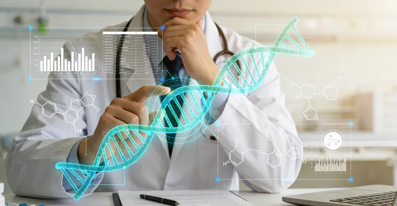 胶州年轻女性在家查看健康检测报