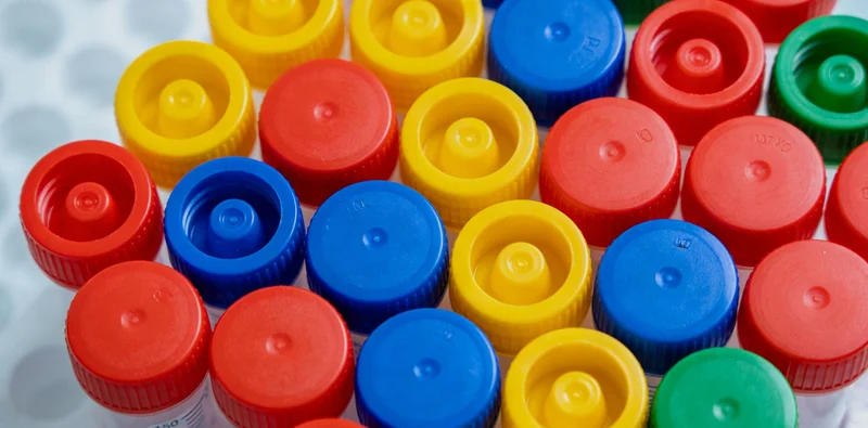 六盘水某医疗机构内，技术人员正