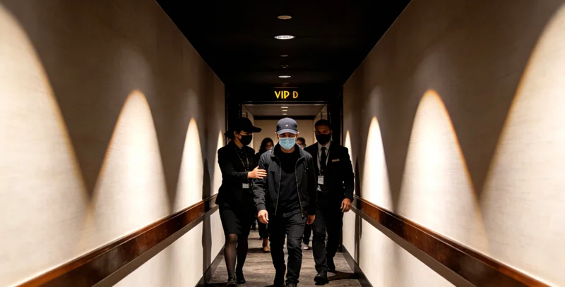 家庭健康防护示意图，包含通风、