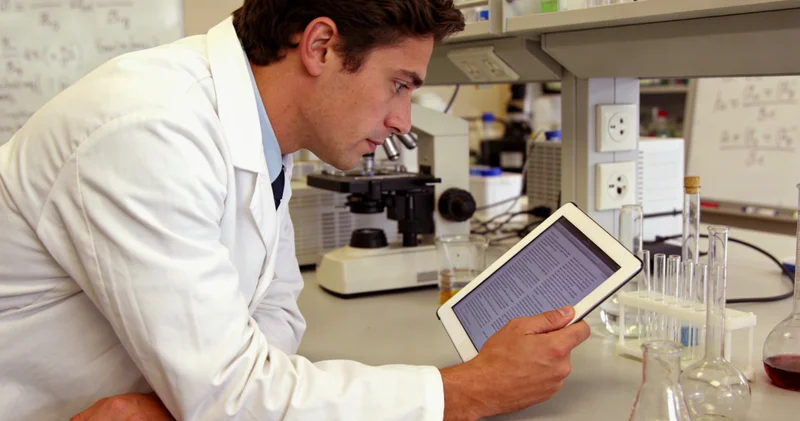 百色合作基因检测实验室内部工作