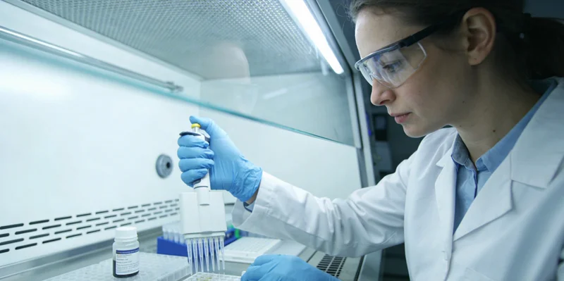 嘉峪关基因检测中心护士采集血样