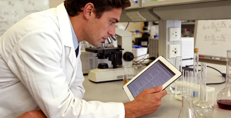 洪湖基因检测实验室测序仪工作场