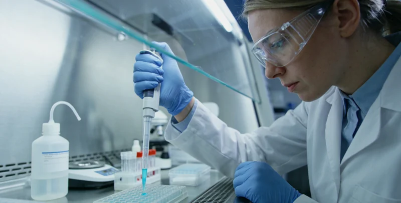 玉林基因检测采样 护士抽血过程