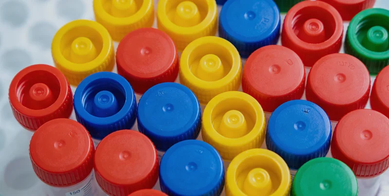 专业基因检测实验室内部工作场景