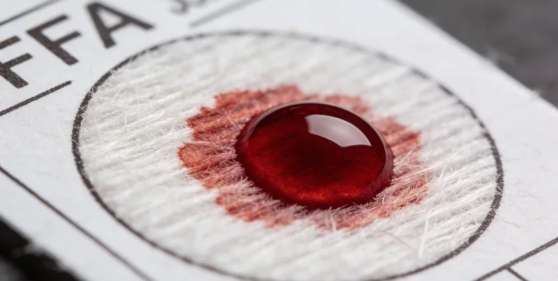 丹阳本地医疗机构护士进行采血