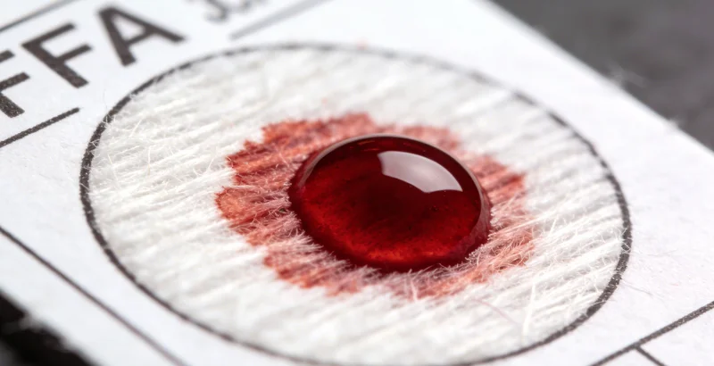 湛江护士进行基因检测血样采集