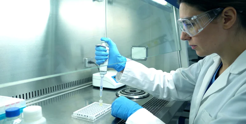 湘西州医生与家长进行儿童发育遗