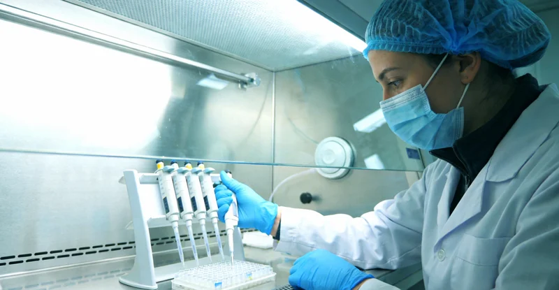 濮阳儿童在医院进行定期眼科检查