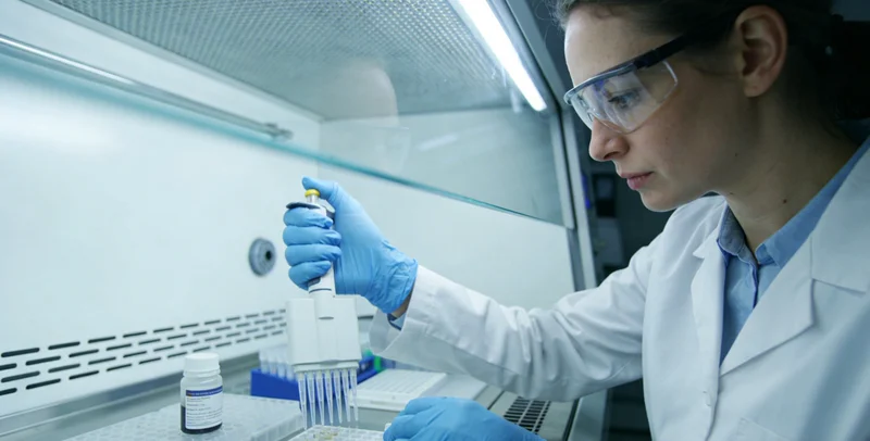 昌吉护士为患者采集用于BARD