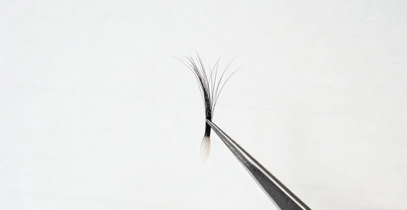 黄山家庭在咨询室讨论遗传检测方