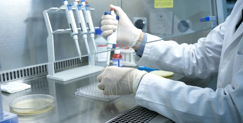 安达市民与医生讨论基因检测报告