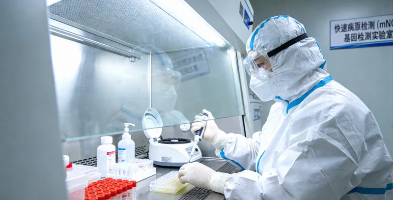 乌鲁木齐家庭成员在户外交谈健康