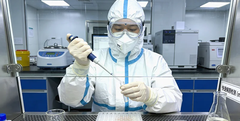 句容家庭与医疗专家沟通基因检测